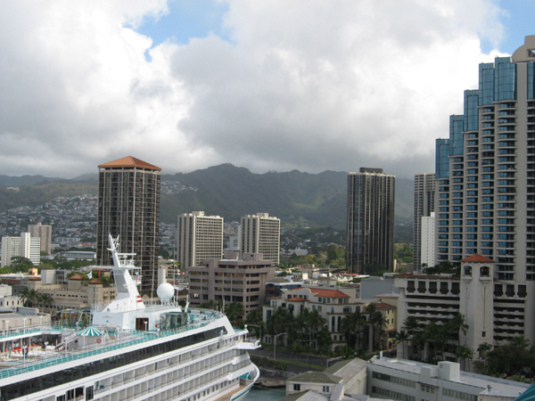 041_Inland_toward_Downtown_Honolulu